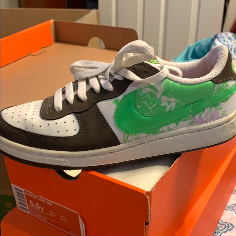 Legend Low- Nike